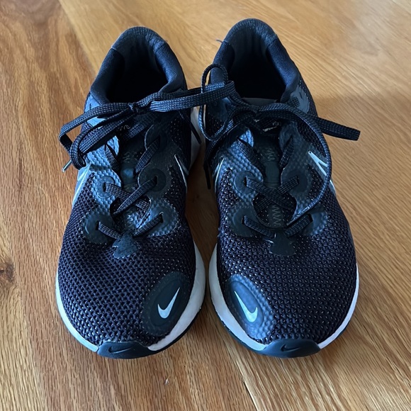 Men’s Nike Renew Shoes - Picture 2 of 7